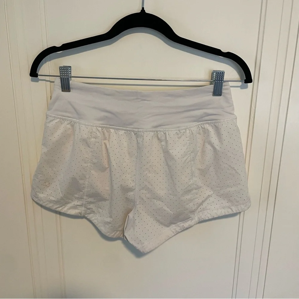 Lululemon Speed Up Athletic Shorts in White Eyelet Size 4‎